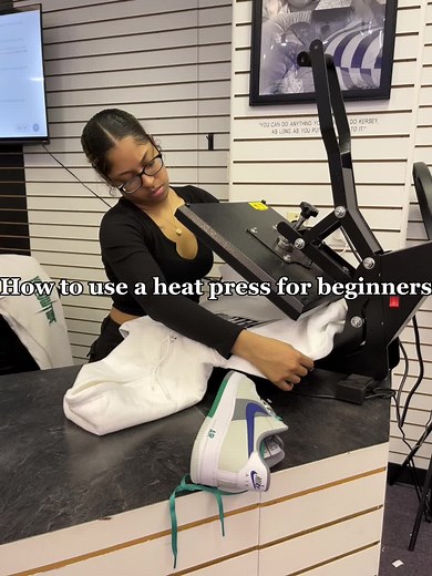 how to use a heat press for beginners #htv #womenownedbusiness #womenempowerment #smallbusiness #marchmadness #howto #dtg #heatpress