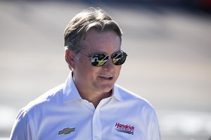 A Victory for Safety: Jeff Gordon's Historic $1 Million Win and the Dawn of a Safer NASCAR