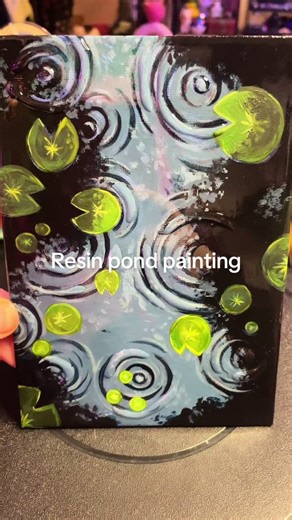 Did a cutie lil experiment with resin & texture :3 I think it turned out cute #art #lilypad