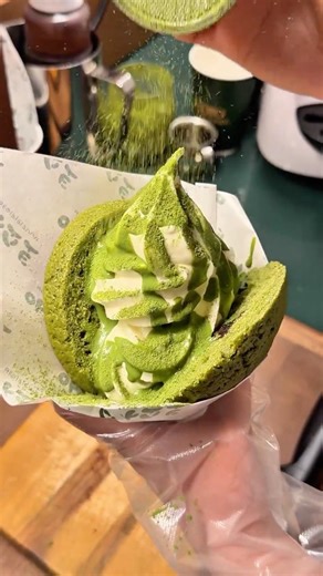 서울에서 메론빵 아이스크림을 주문하면 생기는 일