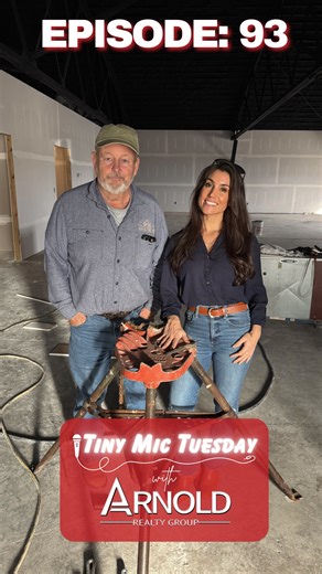 🎤 Tiny Mic Tuesday with Arnold Realty Group 🎤 Episode 93: Steve Mills Construction Touring Millstone with Steve Mills and Abby Dority, where every detail earns its spotlight. From top-tier countertops and premium wood to stunning flooring and thoughtful craftsmanship, luxury isn’t just a detail, it’s the standard. 🏡 Steve Mills Construction is a Paducah-based general contractor known for quality craftsmanship and decades of hands-on experience building and remodeling homes in the local area. 
