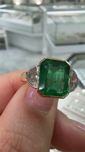 Emerald Ring With Half Moon Diamonds Fine Jewelry 10 Out of 10 Color Emerald Design