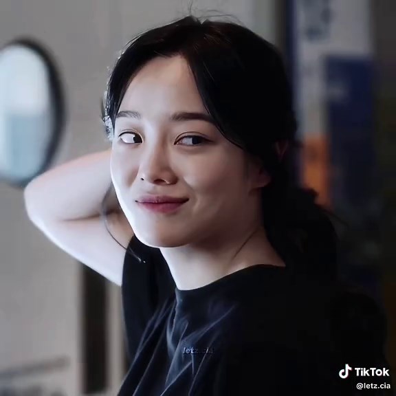 I'm obsessed with this woman!! #theuncannycounter #dohana #kimsejeong #edit #kdrama #uncannycounter #fyp #viral (scp:luverclips)