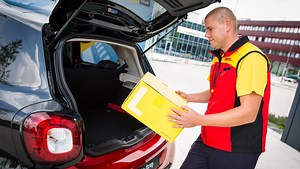 Pilotprojekt startet im Herbst - DHL liefert künftig Pakete in den Kofferraum