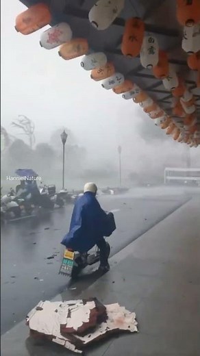 Heavy wind 🌬️ Nature disaster #hannielnature #cyclone