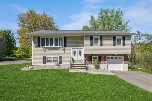 26 Hillside Dr, Thiells, NY 10984 - MLS 854655 - Coldwell Banker