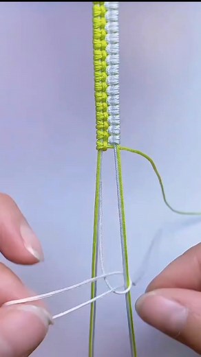 6.5K views · 112 reactions | How to Make Friendship Bracelets | Beginner Friendship Bracelet Tutorial #Beginner #Friendship #Bracelet #tutorial. | Bracelet Tutorials | Facebook