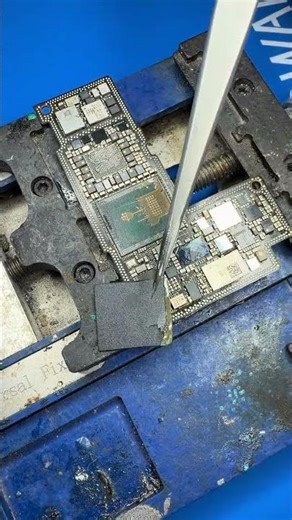 #修手机#手机维修工具 CPU上盖可以这样铲 很方便