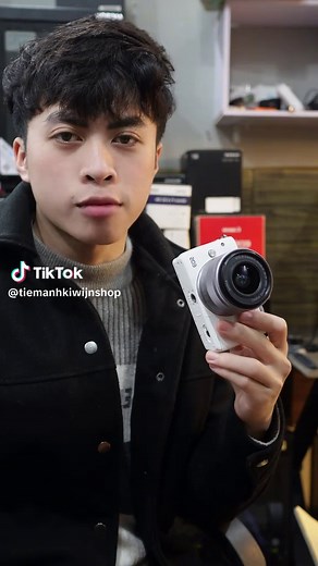 Canon M10 Camera Review: Features and Performance
