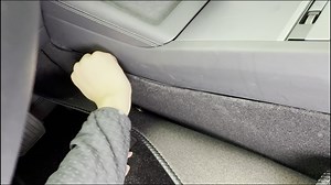 焕新款Model3全能表盘后排取电隐藏走线教程