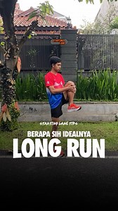 Long run ideal berapa km?” tergantung tujuan latihan, level pengalaman, dan program yang laners ikuti. ini gambaran umumnya: 🏃‍♂️ Untuk Pemula 8–12 km Cukup untuk membangun daya tahan dasar tanpa terlalu membebani tubuh. 🏃‍♂️ Untuk Pelari Menengah 12–20 km Biasanya dilakukan 1x per minggu untuk meningkatkan endurance dan efisiensi lari. 🏃‍♂️ Untuk Persiapan Lomba 5K/10K: long run 8–15 km Half marathon: 15–24 km Marathon: 24–32 km (kadang 35 km, tapi jarang lebih) 📝 Tips Penting Long run idea