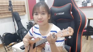 [Hướng dẫn Ukulele] Señorita | Dễ và Khó | Shawn Mendes ft Camila Cabello Link youtube: https://www.youtube.com/watch?v=s64oepG29Ec I love it when you [Am]call me señorita I wish I could pre[C]tend I didn't need ya But every touch is [F]ooh-la-la-la It's true, la-la-la [Em]Ooh, I should be runnin' [E7]Ooh, you keep me coming for (Am) ya Shawn Mendes: [Am]Late in Miami The air was hot from summer (C) rains Sweat drippin' off me Before I even knew her [F]name, la-la-la It felt like [Em]ooh-la-la-l