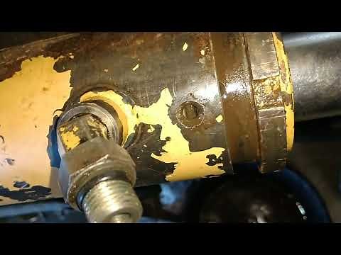 Ford 555D hydraulic cylinder rebuild # 3