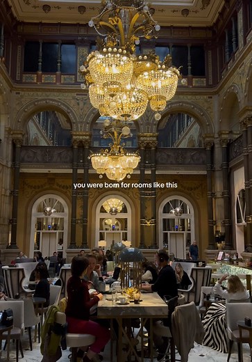 Bar Le Grand Salon: Luxe Experience in Paris