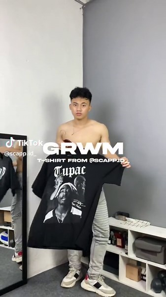 Tupac Graphic T-Shirt Styling for Casual Outfits