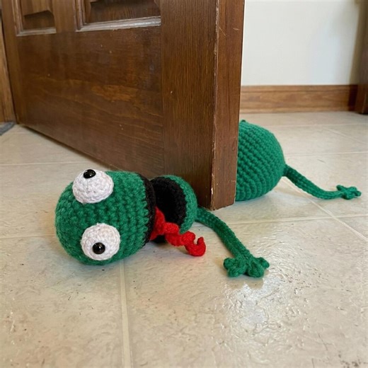 Crochet Frog Door Stopper Pattern, Funny Amigurumi Frog PDF, Door Stop Toy Pattern, Home Decor Crochet - Etsy