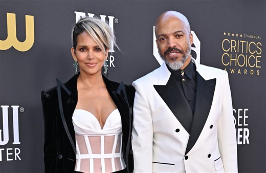 Halle Berry Engaged To Van Hunt