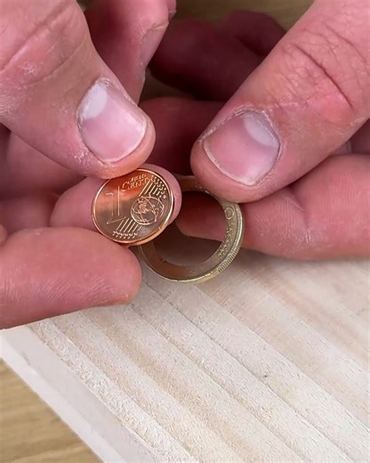 2.7M views · 2.3K reactions | Easy coin method | Magic Hands Creations | Facebook