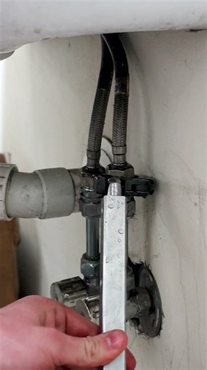 Easy Access to Any Fitting | Plumboss Telescopic Basin Wrench