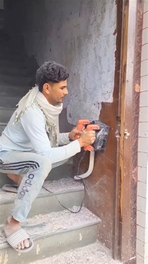 OURS_ELECTRICIAN on Instagram: "Oxi Power wall plaster scraper machine 2025 !! Putty remove machine & paint remover machine #ourselectrician"