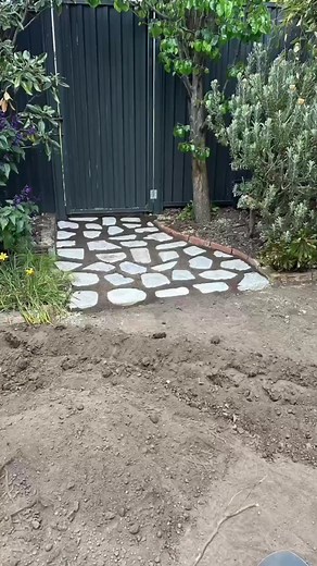 🌿✨ Transform your outdoor space with GreenGo Garden Service – Melbourne! From garden makeovers to regular maintenance, we bring your greenery to life. Let us handle the hard work while you enjoy a fresh, vibrant garden all year round. 🌱 📞 Contact us today Get your free estimate today 0401 995 892 to book your garden refresh! #GreenGoGardenService #MelbourneGardening #GardenMakeover #LawnCareMelbourne #GardenMaintenance #LandscapeDesign #AussieGardens #MelbourneServices #CleanAndGreen #GardenT