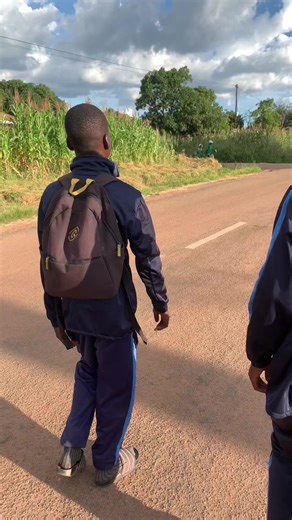 Starlooker n teezy (@starlookerteezy)’s videos with Mupfungwa Mune Hondo - Runna Rulez