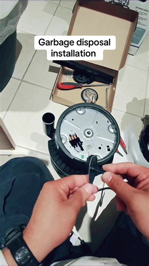 🚰✨ Garbage Disposal Intallation - Watch how Armando from Plomero en Phoenix installs a brand-new Insinkerator Pro 750 garbage disposal in a Phoenix home! Need a reliable plumber? Call Plomero en Phoenix for all your plumbing needs. 📞 #Plumbing #Phoenix #PlomeroEnPhoenix #GarbageDisposal #insinkerator