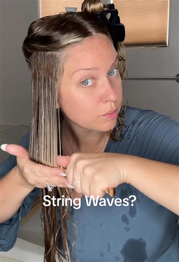 How to Apply Gel for Perfect Wavy Hair