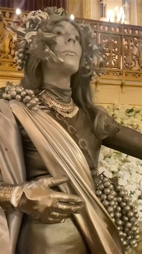 Living Statue mode, activate!