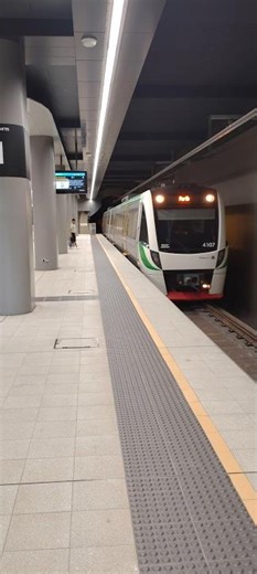 Transperth B series arriving at Airport Central Station (Airport Line)