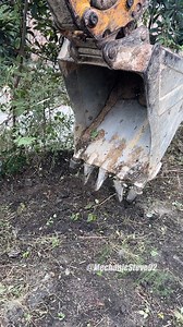 Mini excavator tooth plate replacement. #auto #mechanic #automotive #mechaniclife #mechanicsteve | Mechanic Steve
