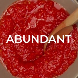 Get ready to add a burst of fresh tomato flavour to all your dishes with Mutti Finely Chopped Tomatoes! Its rich and pulpy texture ensures an abundance of finely chopped tomato pieces in every bite 🍅 #MuttiPolpa is the perfect ingredient to elevate your recipes to the next level 🤩 Expert tips: use Mutti Polpa to make both rich gravies and quick-to-cook pasta sauces. | Mutti Pomodoro