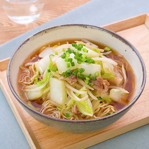 ボリューム満点！ 白菜たっぷりしょうゆラーメンのレシピ動画・作り方 | デリッシュキッチン