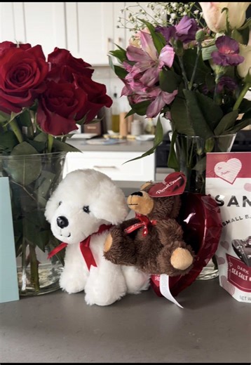 Can’t wait to see my love!! Missed her so much! ❤️❤️ | Surprising My Partner