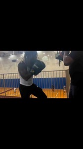 15K views · 203 reactions | One of my Top 3 cardio to do ‼️ Boxing offers numerous physical benefits, including improved cardiovascular health, muscle growth, enhanced strength and endurance, and increased agility and coordination. It also promotes bone density, fat loss, and stress reduction. | Jaylen askew | Facebook