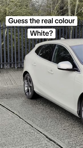 Can you guess the real colour of our new Volvo V40? Is it ⚪️,🔵,🔴or⚫️? #dealershiplife #guessthecolour #cars #newinstock | Perry Road Autos - Car dealership