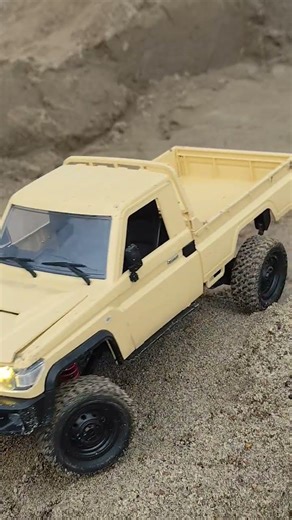 Landcruiser show up #rccar