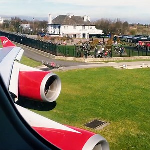 3.8M views · 34K reactions | 747 WING VIEW! Queen of the skies departs Manchester! VOLUME UP FOR THIS! Enjoy this window view with a stunning view of the wing as the queen of the skies departs Manchester Airport! Hear the sound of the mighty 747 and enjoy the views around the airport. Video Credit: Adam White on YouTube - thanks for allowing us to share this fantastic video | Airliners Live | Facebook