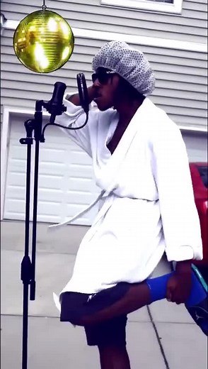 Get Schwifty: Momma Too Smooth with The Black Trunks
