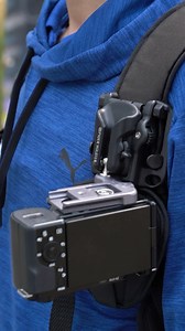 📸 Con este ingenioso accesorio de Spider Holster, puedes colgar tu cámara de forma segura en tu mochila sin preocuparte por que se caiga. ¡Ideal para fotos en exteriores y aventuras urbanas! ¿Haces fotos en exterior o en estudio? Etiqueta a tu amig@ fotógraf@ que siempre anda con una mochila y toma fotos en la calle para que conozca este genial accesorio de Spider Holster . 📷🎒 #SpiderHolster #FotografíaExterior #FotografíaEstudio #AccesoriosFotografía | Tecno Planet