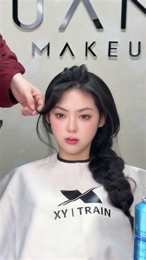 This is a sweet and cute tutorial for creating a side-twisting twist with a strong