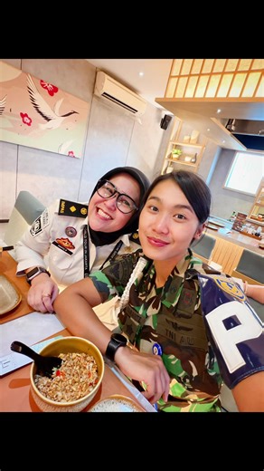 Women in Uniform: Perspectives from Immigration Officers and Air Force Members