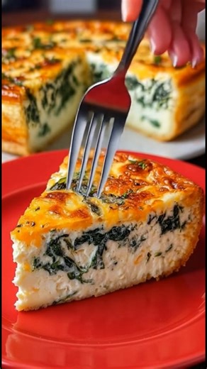 Low-Calorie Cottage Cheese Spinach Crustless Quiche A light, fluffy crustless quiche loaded with spinach, peppers, and creamy cottage cheese—easy for breakfast meal prep or a quick lunch. Since it’s savory with no added sugar, this one stays Low-Calorie. ​ Ingredients Quiche (Low-Calorie) 1 tbsp olive oil ​ 1 small onion, chopped ​ 1/2 bell pepper, diced ​ 2 cups fresh baby spinach, chopped ​ 4 large eggs ​ 1/2 cup milk (dairy or unsweetened almond milk) ​ 1 1/2 cups cottage cheese ​ 1 cup shred