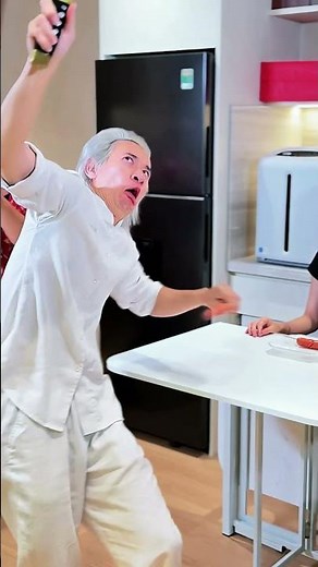 The "Look Up" Trick Made Her Sausages DISAPPEAR 🤣 | Funny Prank #shorts | THE GREAT HERO