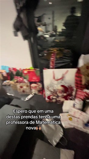 Nova Professora de Matemática Surpreende na Aula