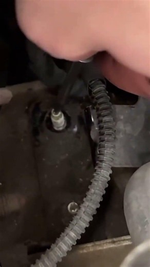 What’s Your Best Mechanic Hack For Tight Spaces? 😮🔧