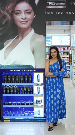 VISHA VIRA on Instagram: "Perfect timing for a beauty restock 🛒✨ Reliance Smart Bazaar ka PAISA VASOOL SALE is on from 21st–26th Jan 2026 @smart_bazaar @tresemmeindia Found the new TRESemmé Hydra Matrix range which is hydration designed for Indian Hair. My shopping spree was totally worth it 💧💙 #TRESemmeHydraMatrix #PolyglutamicAcid #RelianceSmartBazaar #PaisaVasoolSale"