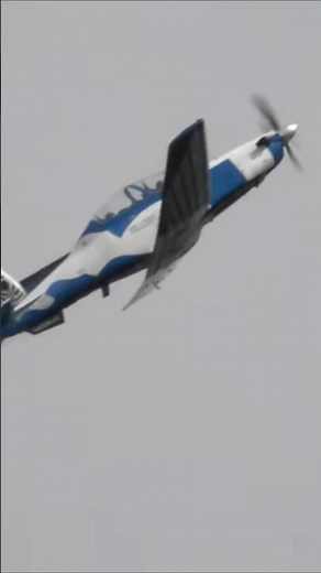 航空自衛隊次期初等練習機 T-6はこんな飛行機 縦系のアクロバットも軽々こなす高性能機