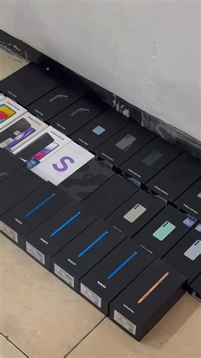 🌙 HALOO REK! ✨ Gak terasa… kita sudah semakin dekat dengan Hari Raya Idul Fitri. Sebelum waktunya cuti dan libur lebaran, ini saat yang pas buat upgrade handphone impianmu! 📱 🔥 Langsung saja merapat ke Javastore Lamongan! Pilihan Android & iPhone super lengkap, kualitas terjamin, dan pastinya siap nemenin momen lebaran kamu jadi makin seru. 🎁 Mau foto keluarga lebih jernih? 🎮 Mau main game lebih lancar? 📸 Mau update story lebaran tanpa lag? Semua bisa kamu dapatkan di Javastore Lamongan! ⚡