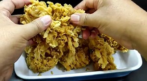 Nak goreng ayam jadi rangup crispy macam ni? Belajar sekali buat Sos Thai.. ✅ Boleh buat untuk makan sendiri ✅ Boleh buat untuk niaga juga Hanya RM10....ajommmmm Sila whatsapp untuk detail.. www.wasap.my/60183679748/AyamGorengSeringgit-MV | TV Media Viral | Facebook